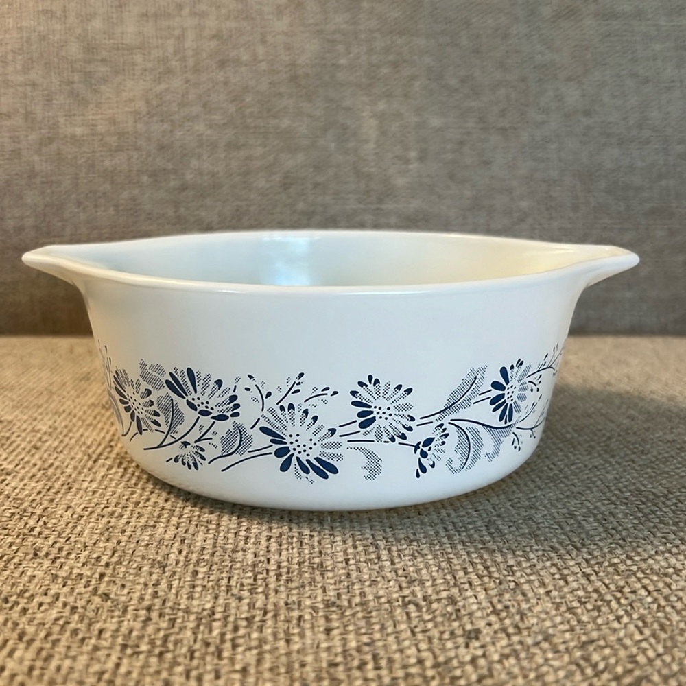 Vintage Pyrex 1.5 Quart Baking Dish Colonial Mist